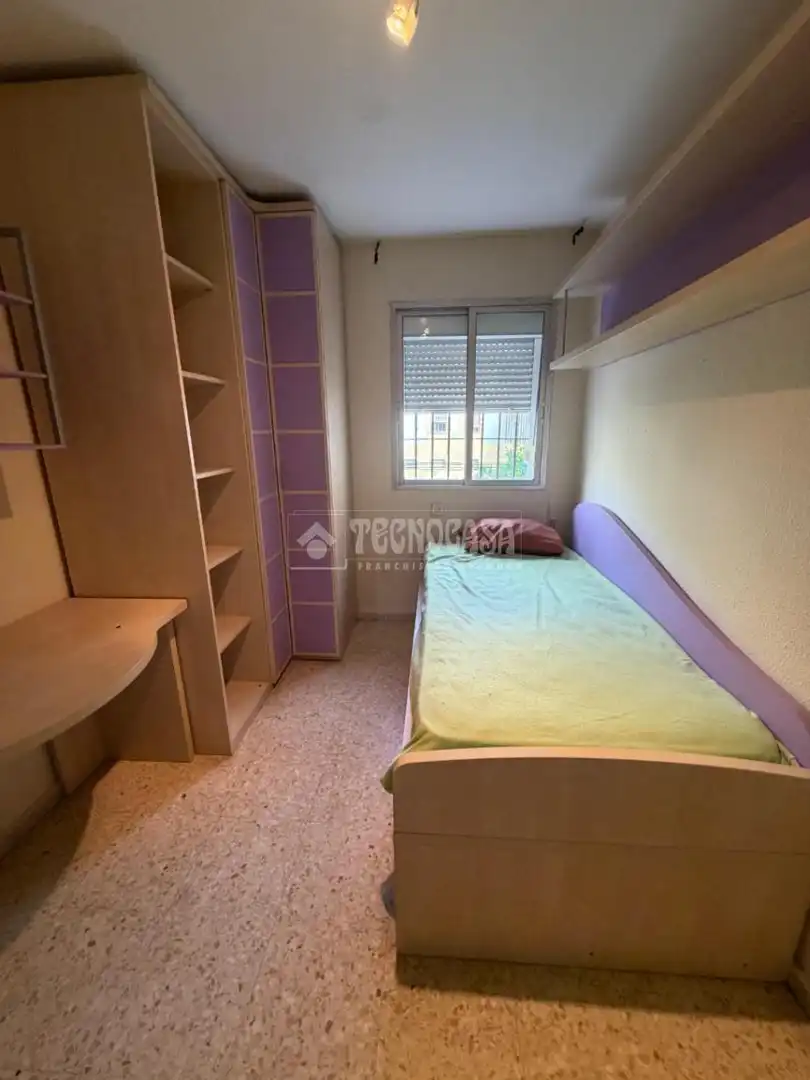 Bedroom of Flat for sale in Sevilla