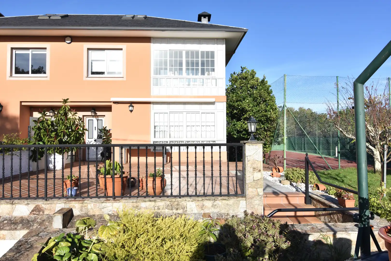 Garden of Detached homes for sale in Mera - Serantes