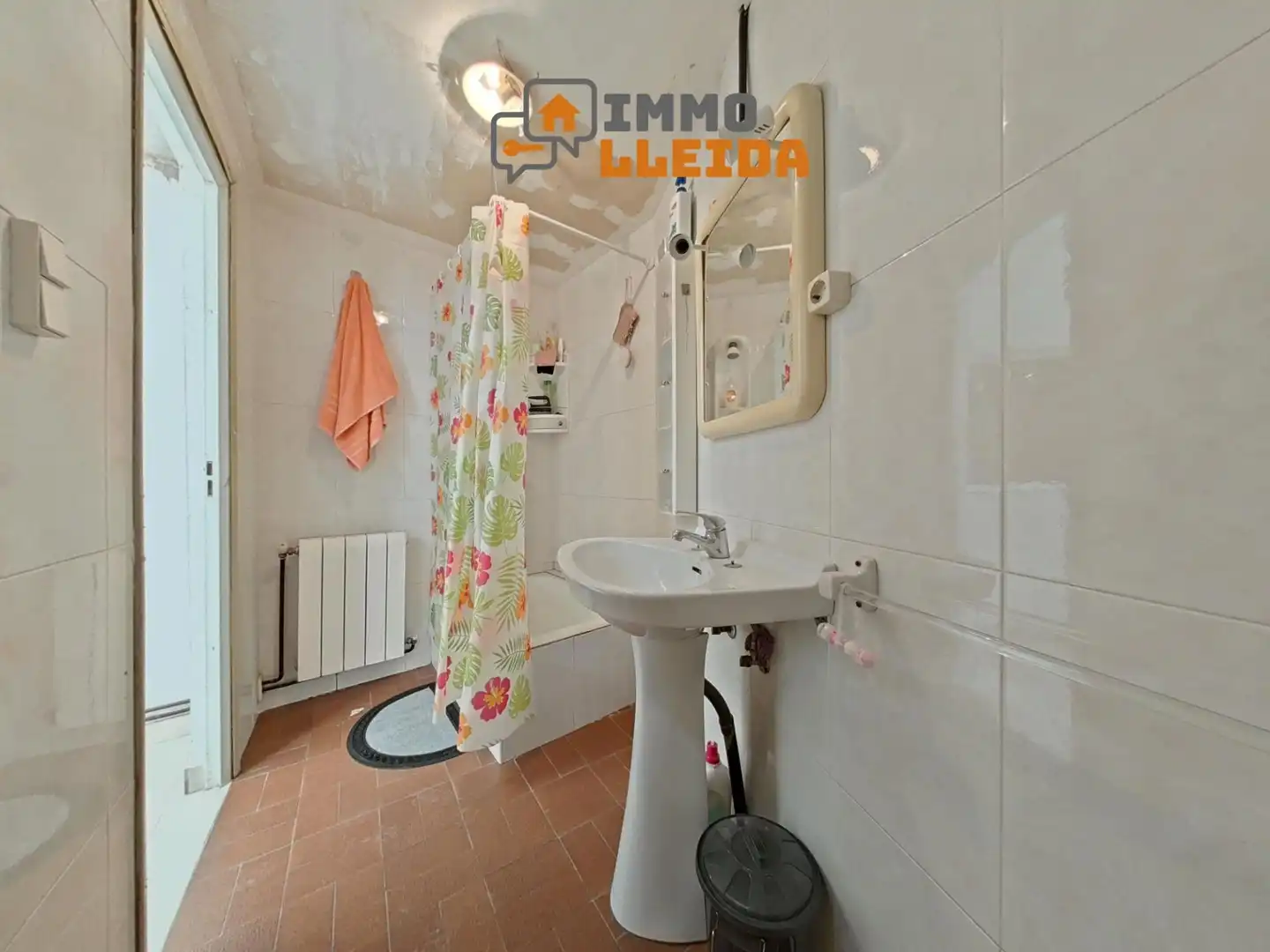 Baño de Casa o chalet en venta en Castellserà con Calefacción, Parquet y Terraza