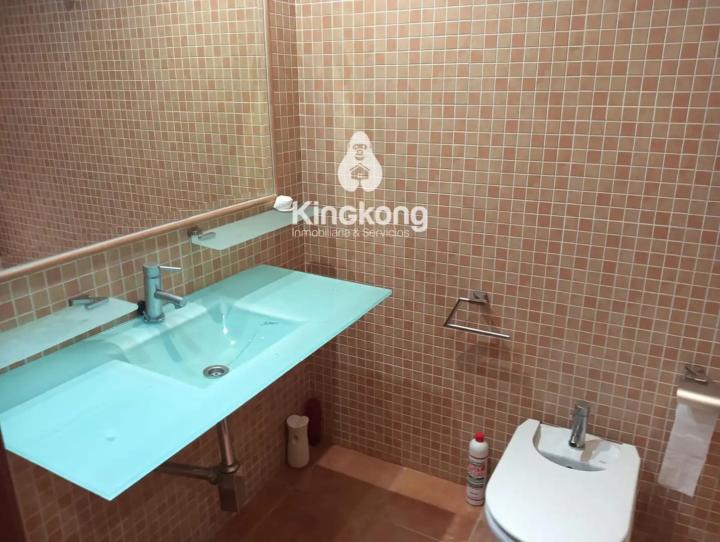 Bathroom of Flat for sale in Madrid  with Air Conditioner, Heating and Swimming Pool