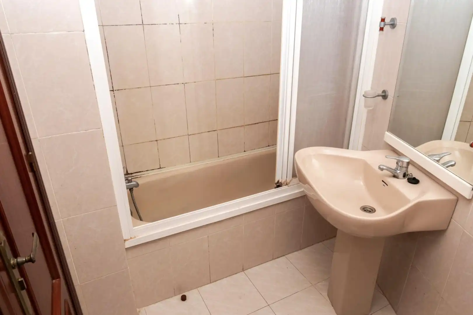 Bathroom of Duplexes for sale in Xirivella  with Air Conditioner