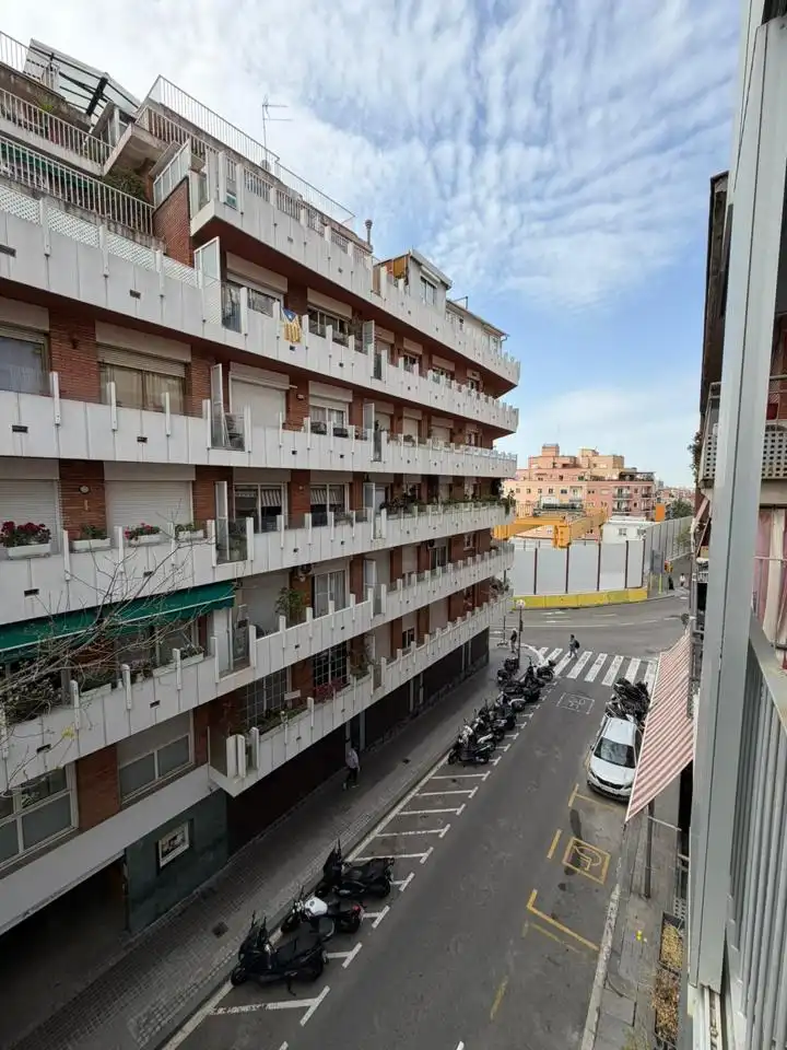 Vista exterior de Pis en venda en Barcelona amb Aire condicionat, Parquet i Terrassa