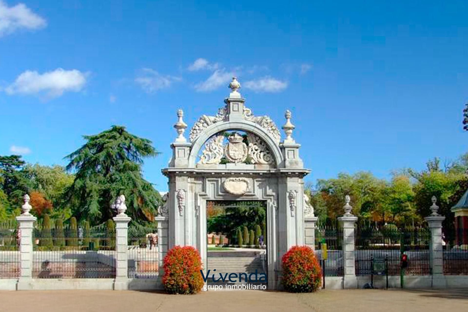 Flat for sale in  Madrid Capital  with Heating