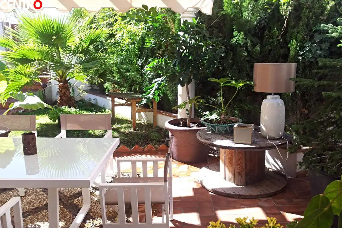 Terrassa de Casa o xalet en venda en Granada amb Aire condicionat, Calefacció i Jardí privat