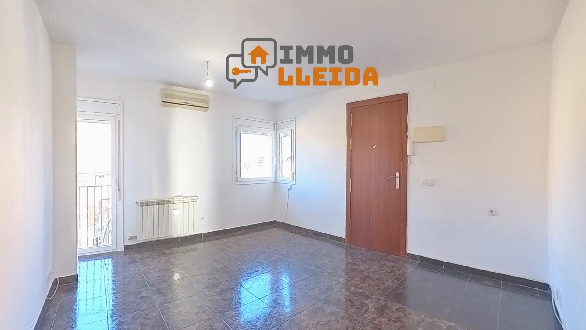 Vista exterior de Piso en venta en  Lleida Capital con Calefacción, Horno y Balcón