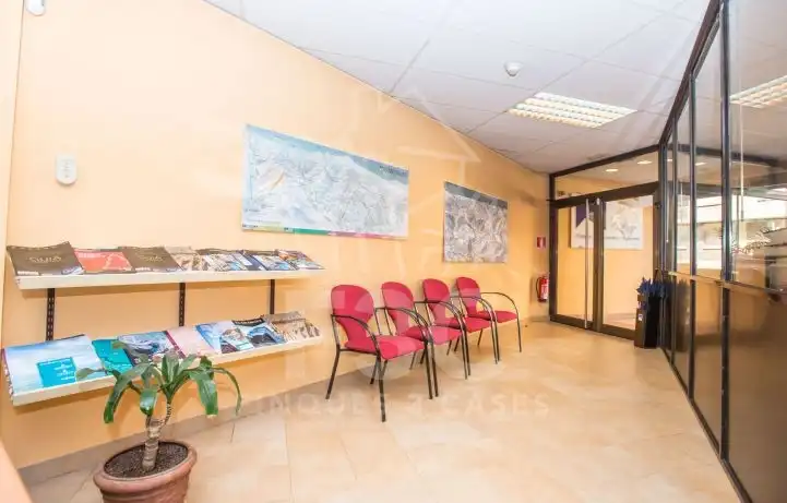 Local comercial en venda a Encamp pueblo, imagen 3