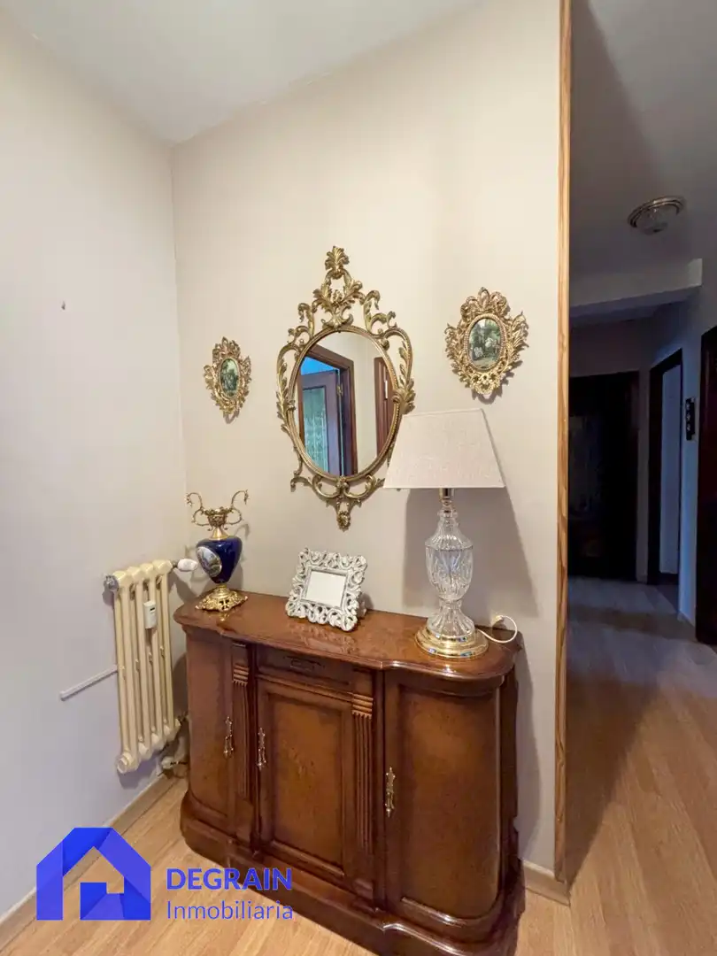 Piso de alquiler en Oviedo  con Calefacción, Terraza y Trastero