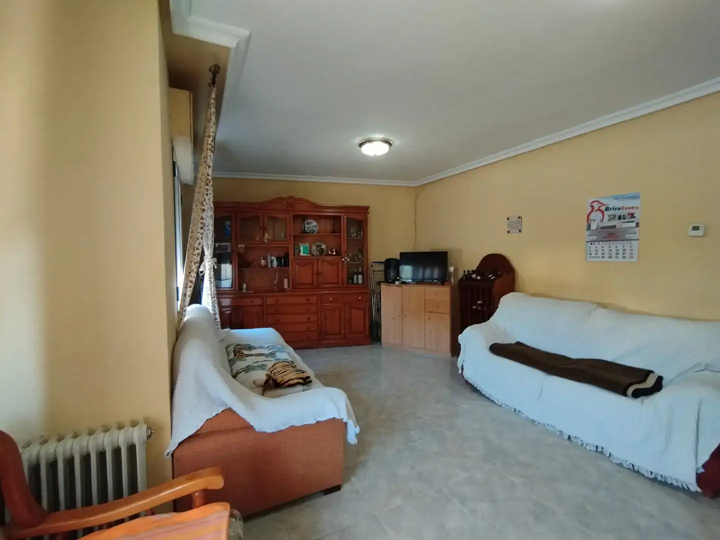Living room of Flat for sale in Tomelloso  with Terrace, Storage room and Furnished