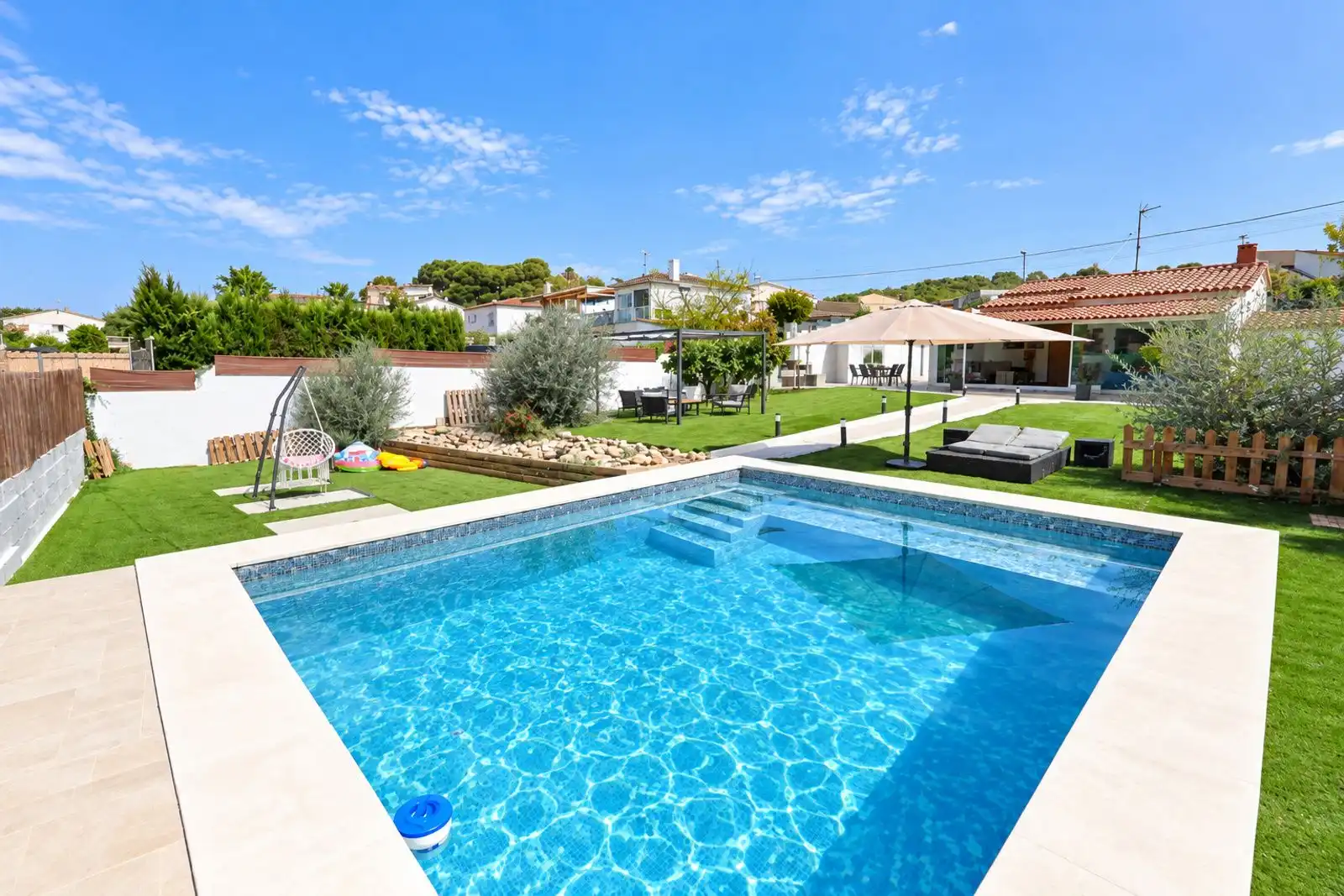 Villa avec piscine à vendre à LLESSIU