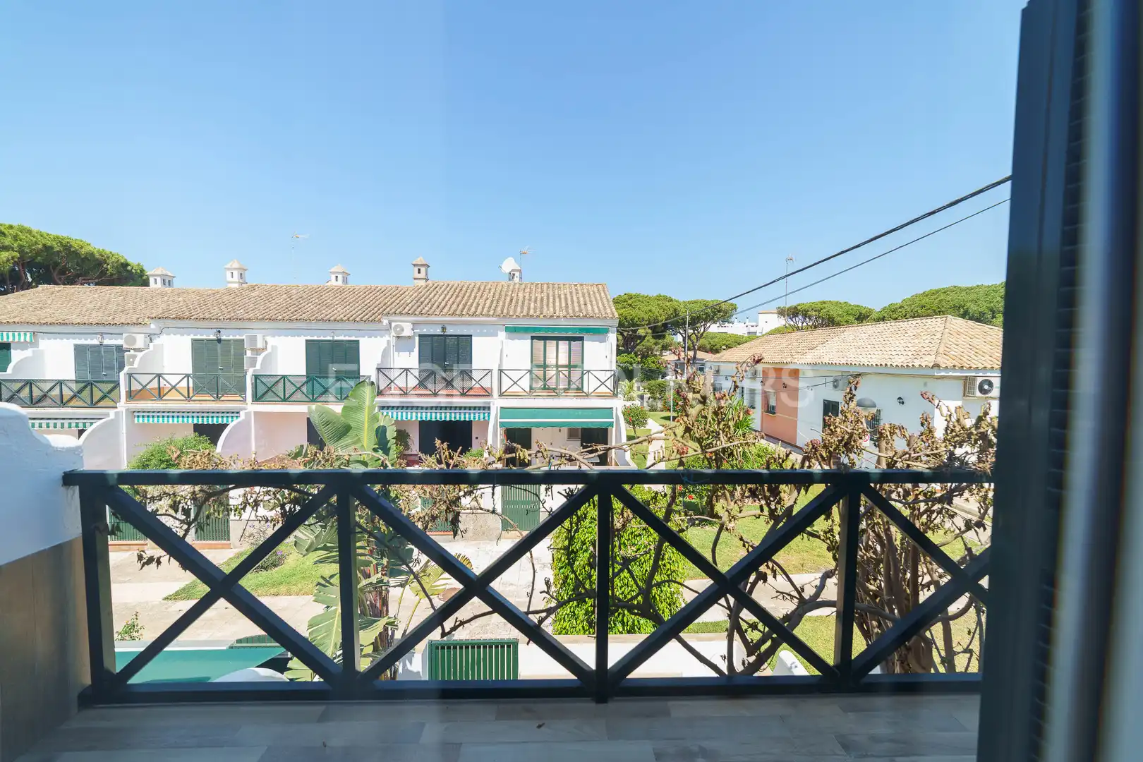 Vista exterior de Casa adosada en venda en Chiclana de la Frontera amb Aire condicionat, Calefacció i Jardí privat