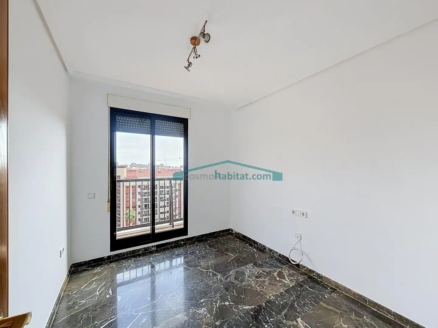 Schlafzimmer von Wohnung zur Miete in Valencia mit Klimaanlage und Terrasse