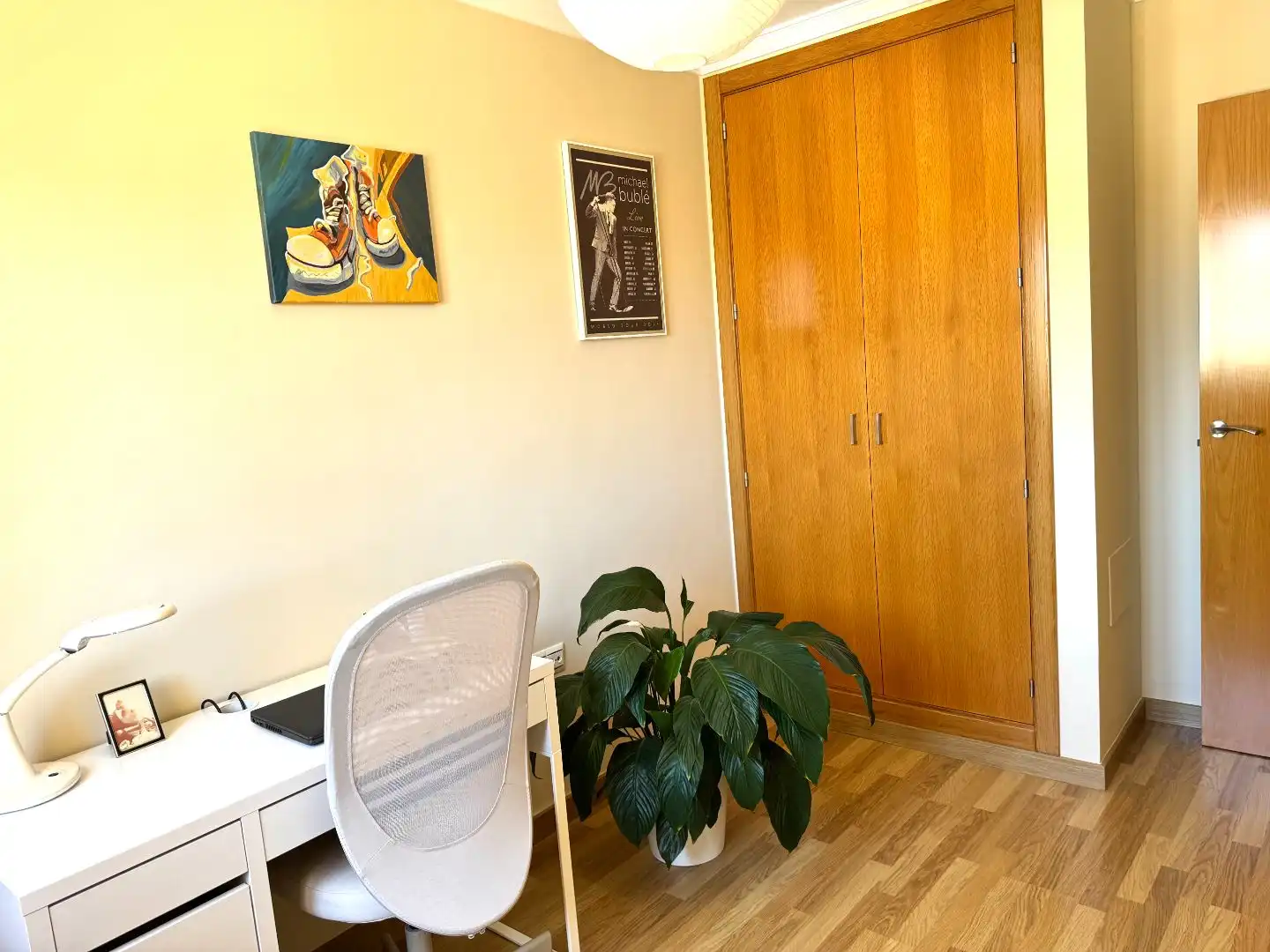 Dormitori de Casa adosada en venda en Vélez-Málaga amb Aire condicionat, Jardí privat i Parquet