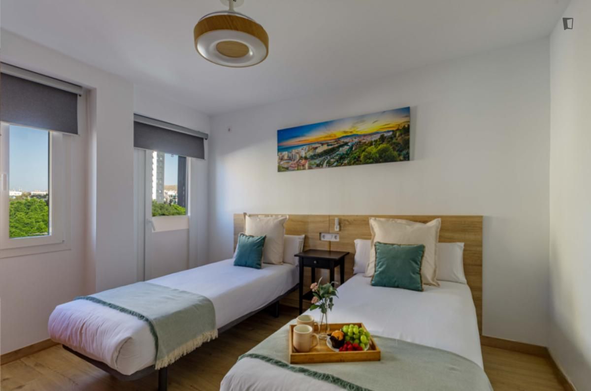 Dormitori de Apartament de lloguer en Málaga Capital amb Aire condicionat, Calefacció i Moblat