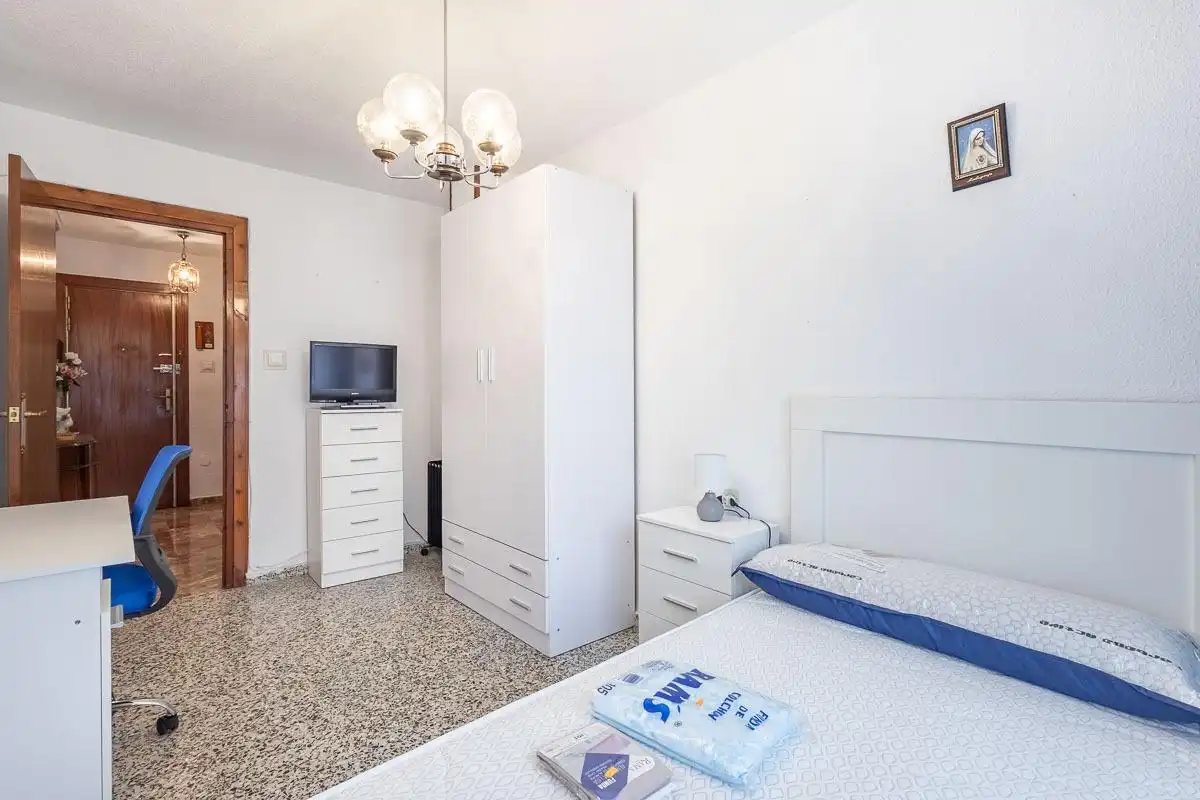 Flat with terrace to rent in Chana, imagen 14