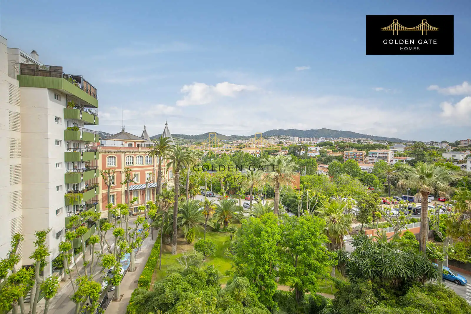 Exterior view of Flat for sale in El Masnou  with Air Conditioner, Heating and Parquet flooring