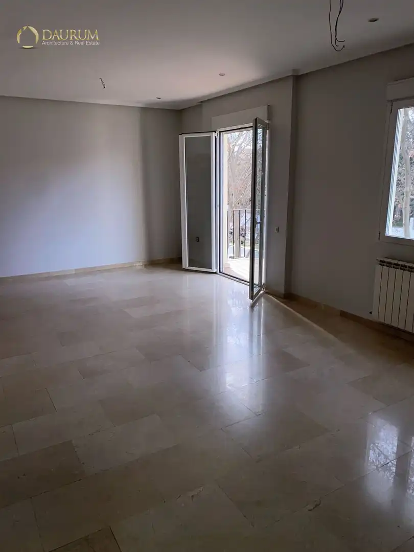 Wohnung zum Verkauf in Madrid mit Klimaanlage, Heizung und Terrasse