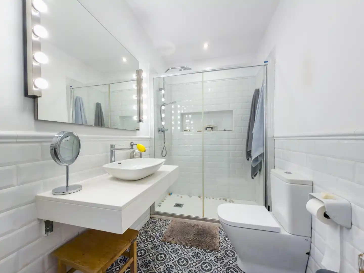 Baño de Piso en venta en Churriana de la Vega con Aire acondicionado, Calefacción y Terraza