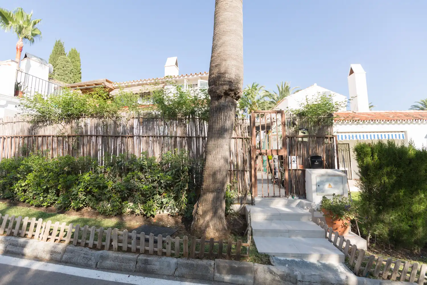 Ground floor for rent in Bello Horizonte - Lindasol