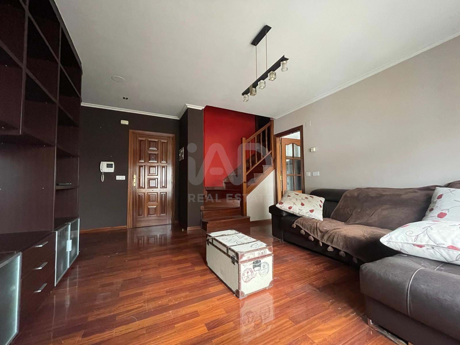 Sala d'estar de Dúplex en venda en Carballo amb Calefacció