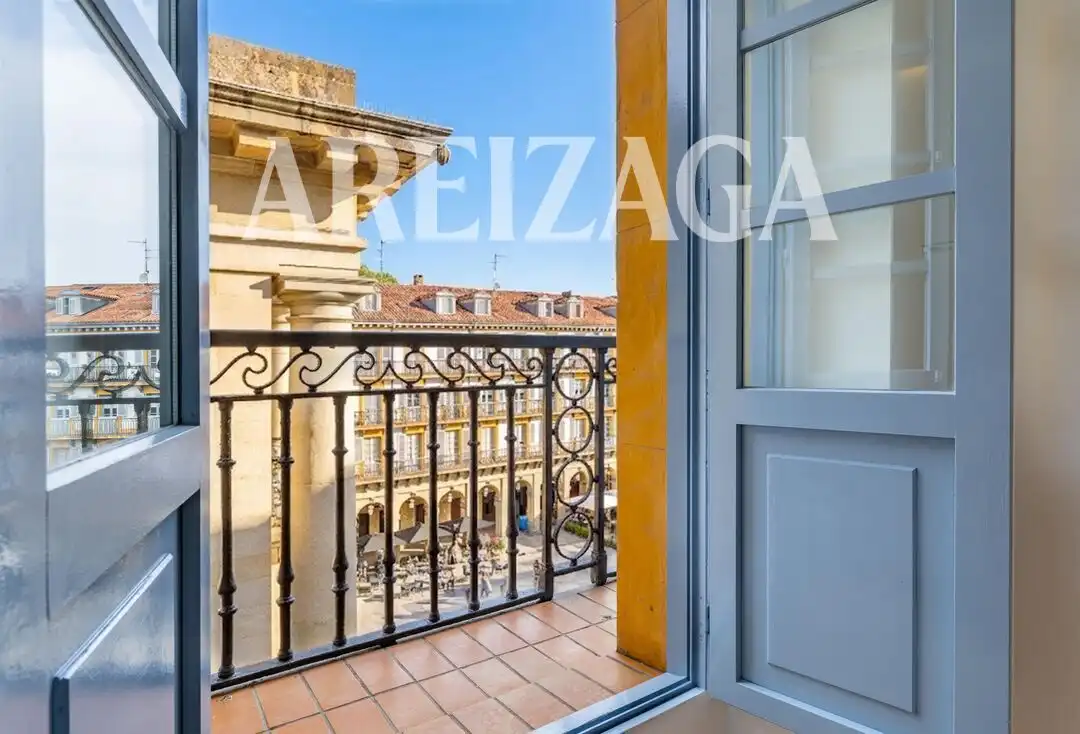 Terraza de Piso en venta en Donostia - San Sebastián  con Calefacción y Balcón