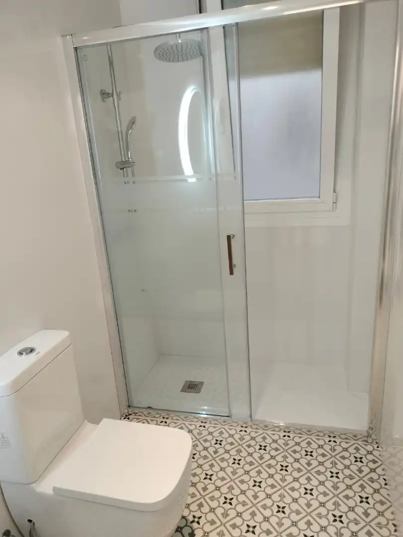 Bany de Pis de lloguer en Iturrama