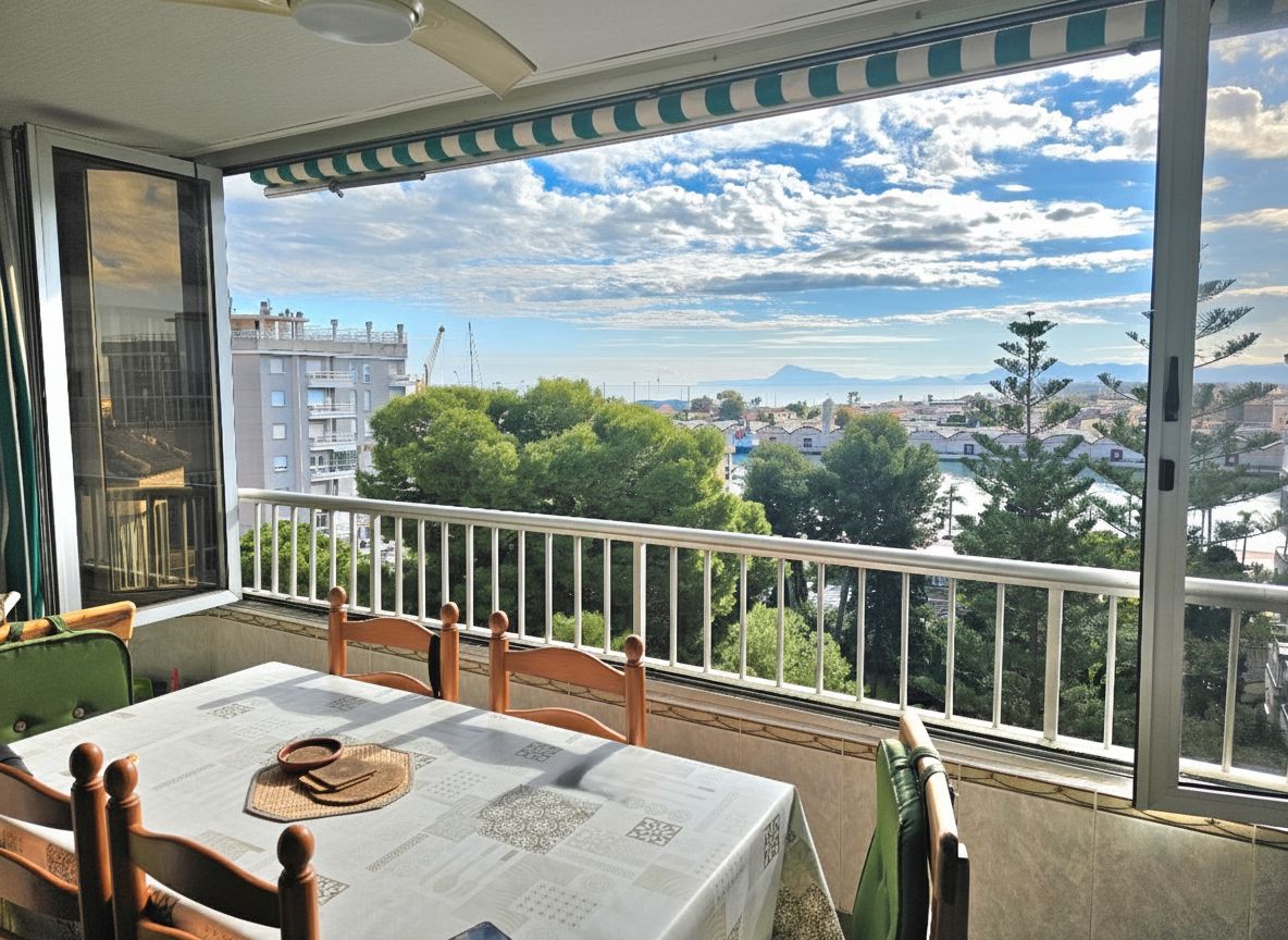 Vista exterior de Ático en venta en Gandia con Aire acondicionado, Terraza y Trastero