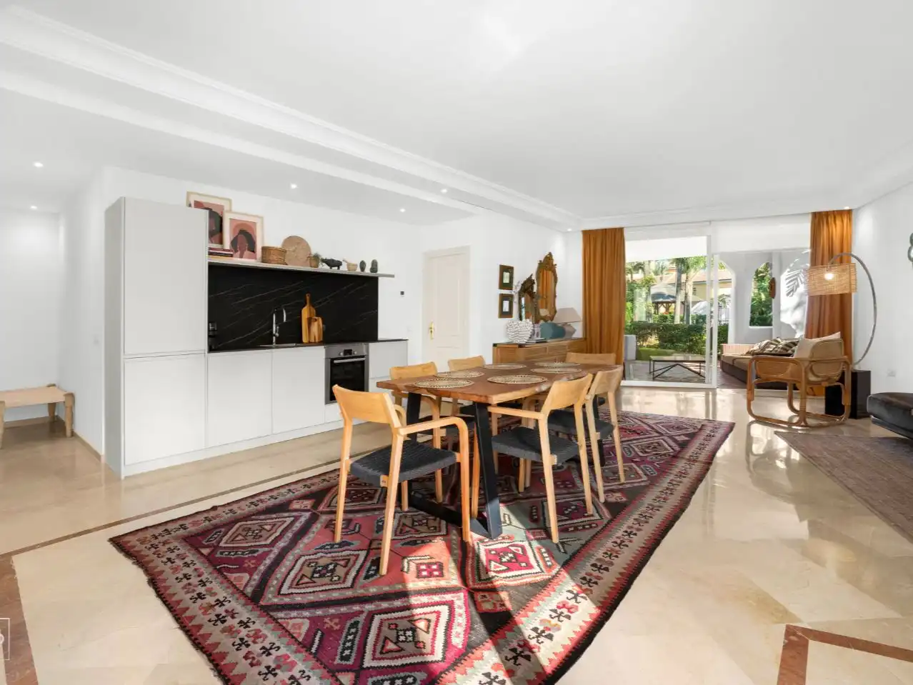 Dining room of Apartments for sale in Nueva Andalucía