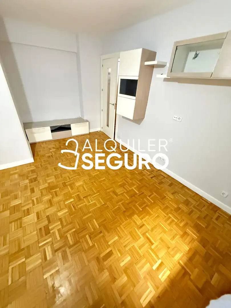 Schlafzimmer von Wohnung zur Miete in Madrid mit Klimaanlage, Heizung und Terrasse
