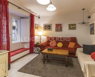 Sala d'estar de Apartament en venda en  Madrid Capital