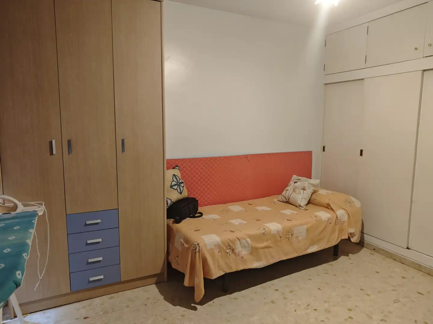 Dormitori de Pis en venda en Totana amb Aire condicionat, Terrassa i Moblat