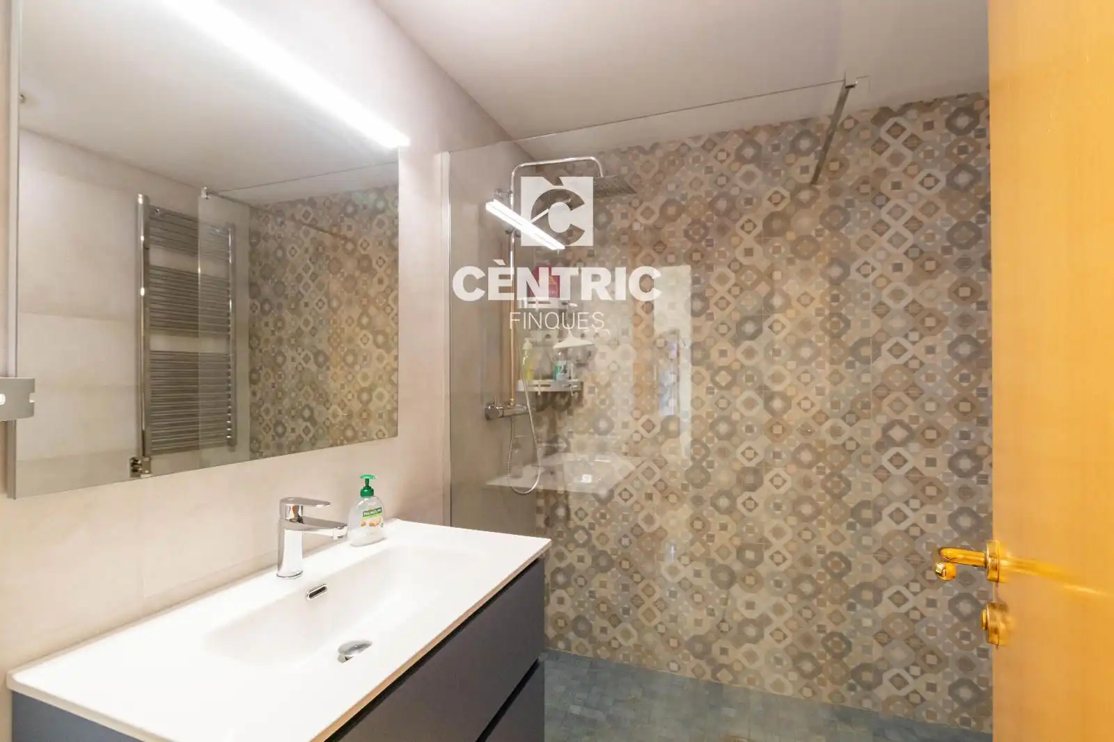 Bathroom of Flat for sale in Terrassa  with Heating and Terrace