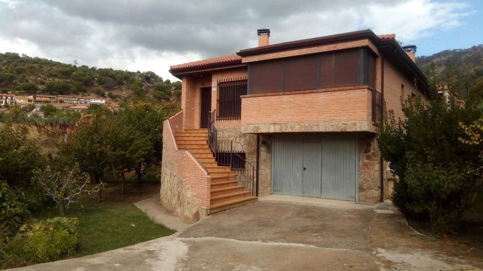 Exterior view of House or chalet for sale in Valdemaqueda  with Heating, Private garden and Terrace