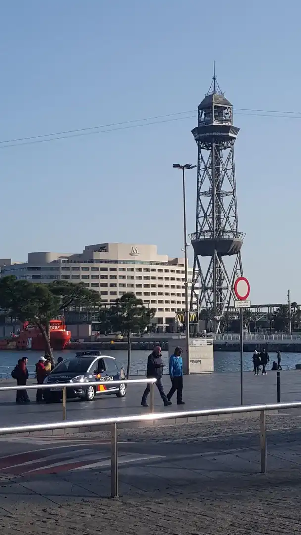 Vista exterior de Àtic en venda en Barcelona amb Aire condicionat, Calefacció i Alarma