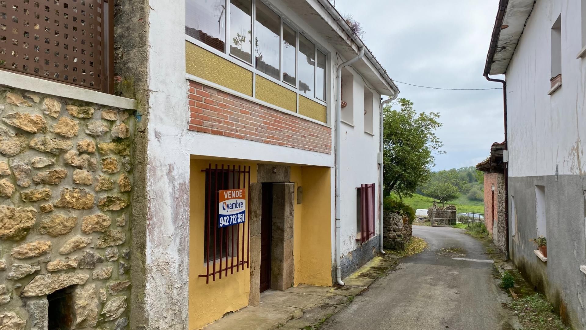 Vista exterior de Casa o xalet en venda en Ribadedeva amb Jardí privat