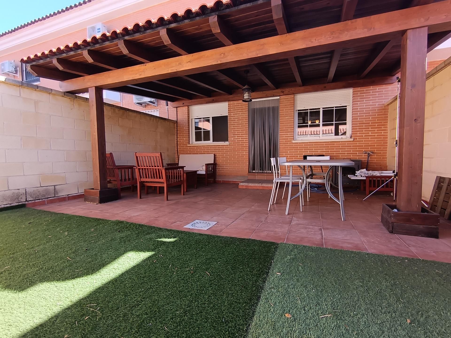 Terraza de Casa adosada en venta en Puertollano con Aire acondicionado y Calefacción