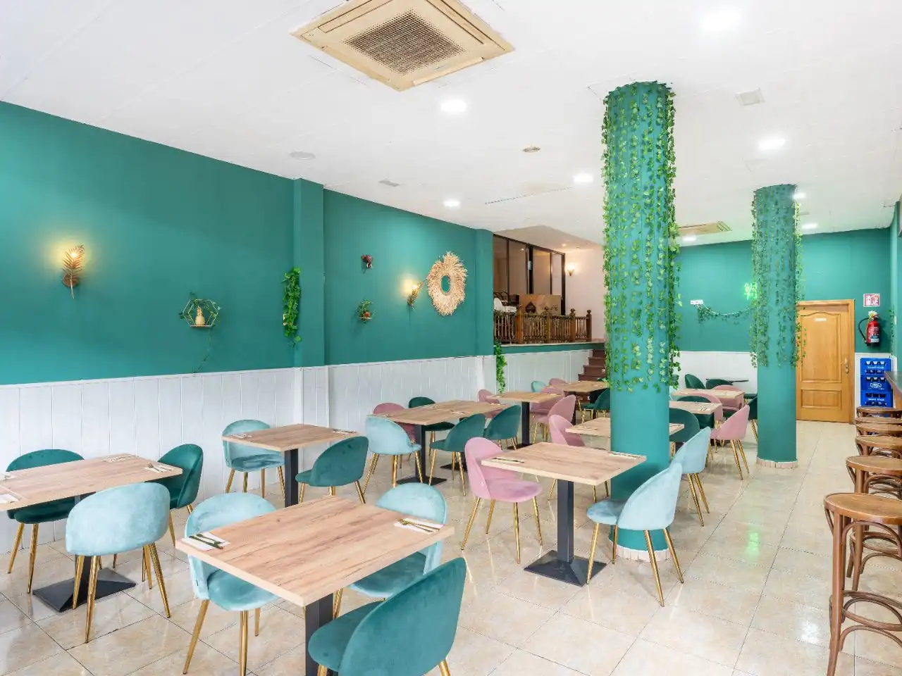 Local comercial en traspàs a Av dels reis catolics 117