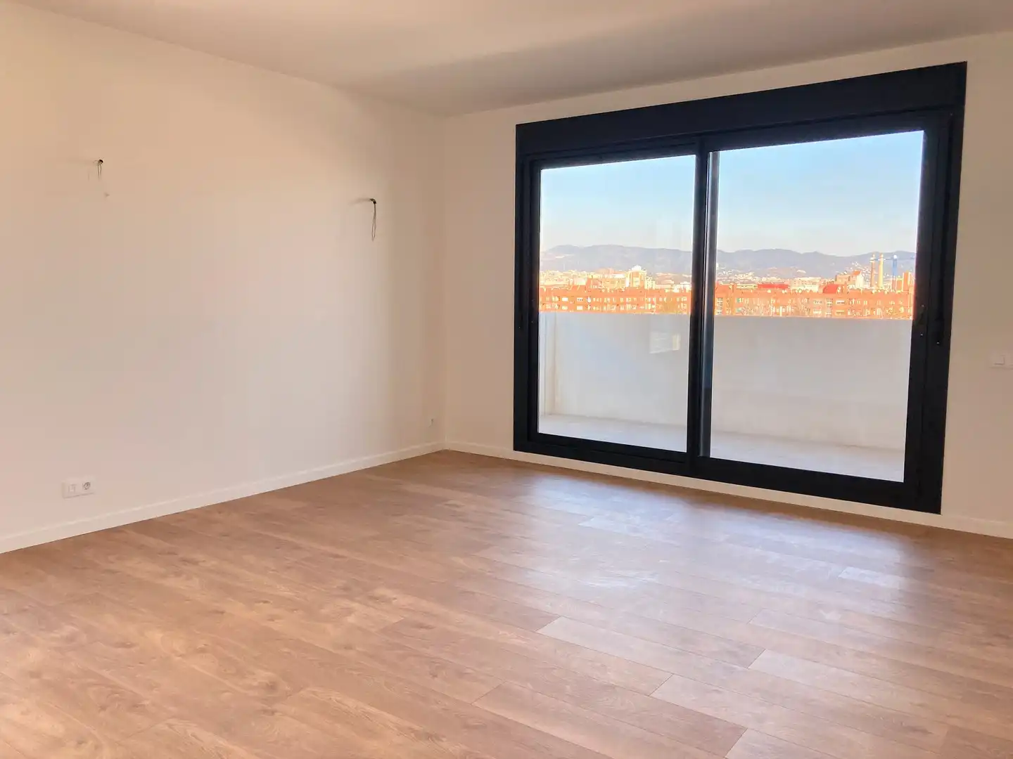 Habitación de Piso de alquiler en Sant Adrià de Besòs con Calefacción, Parquet y Terraza