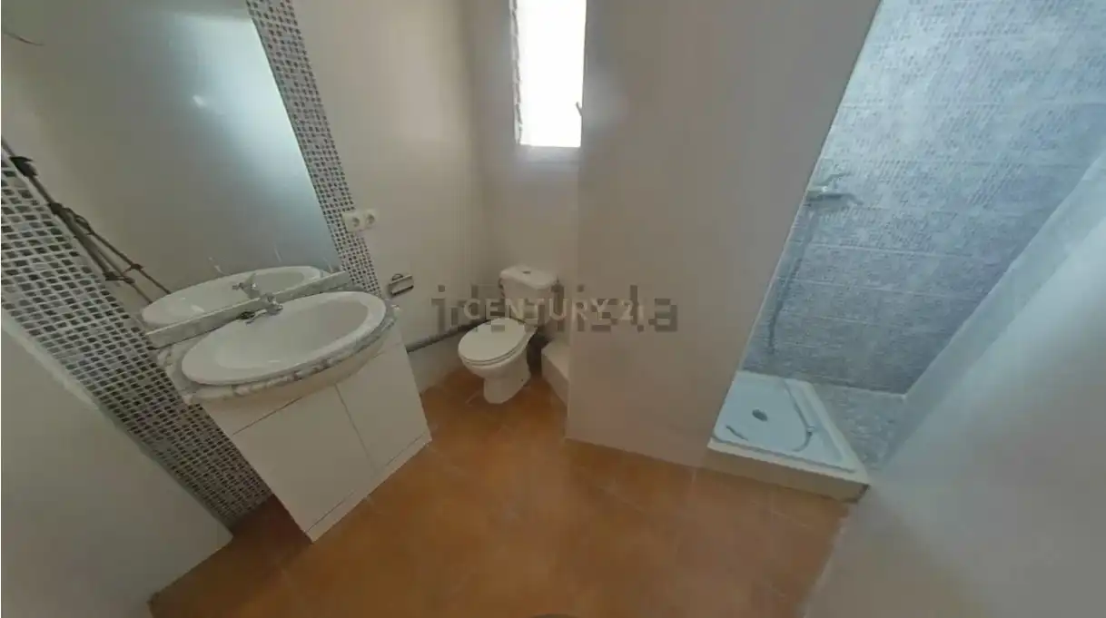 Baño de Apartamento en venta en Yátova