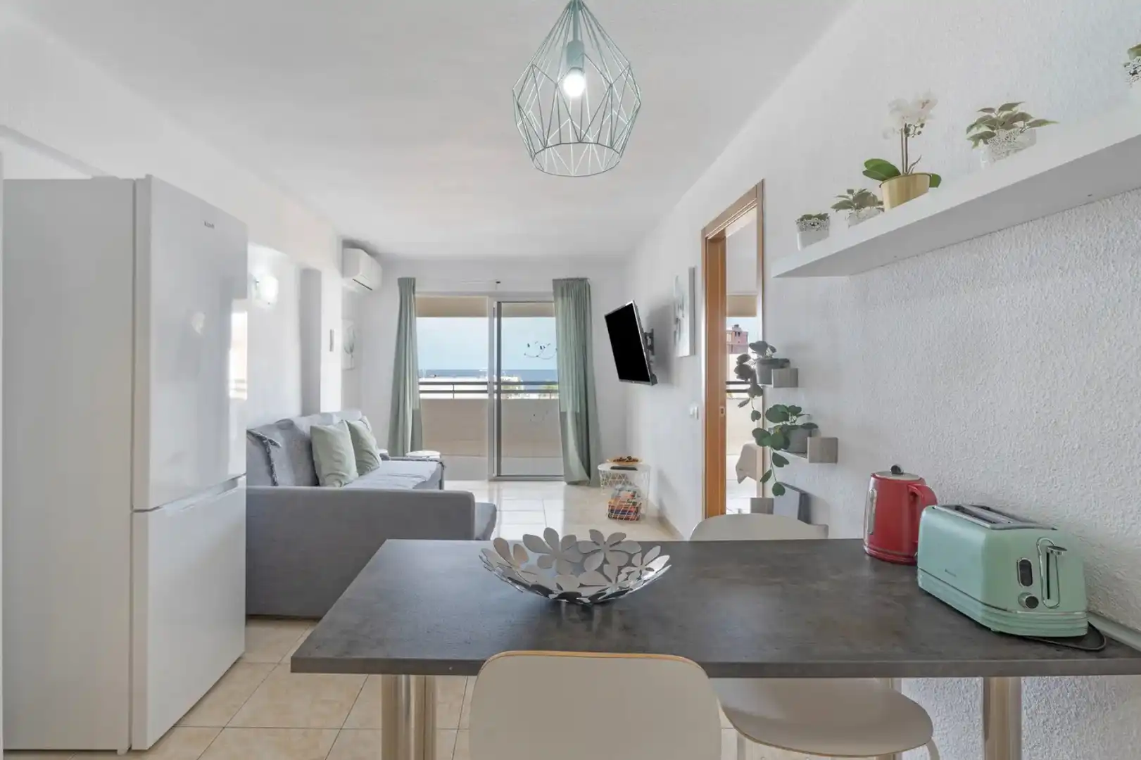 Living room of Flat for sale in Adeje  with Terrace, Swimming Pool and Furnished