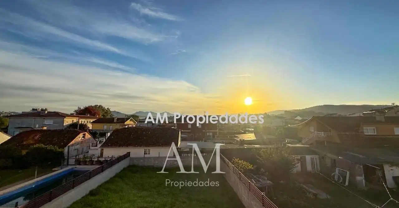 Vista exterior de Casa o xalet en venda en Baiona amb Calefacció, Jardí privat i Terrassa