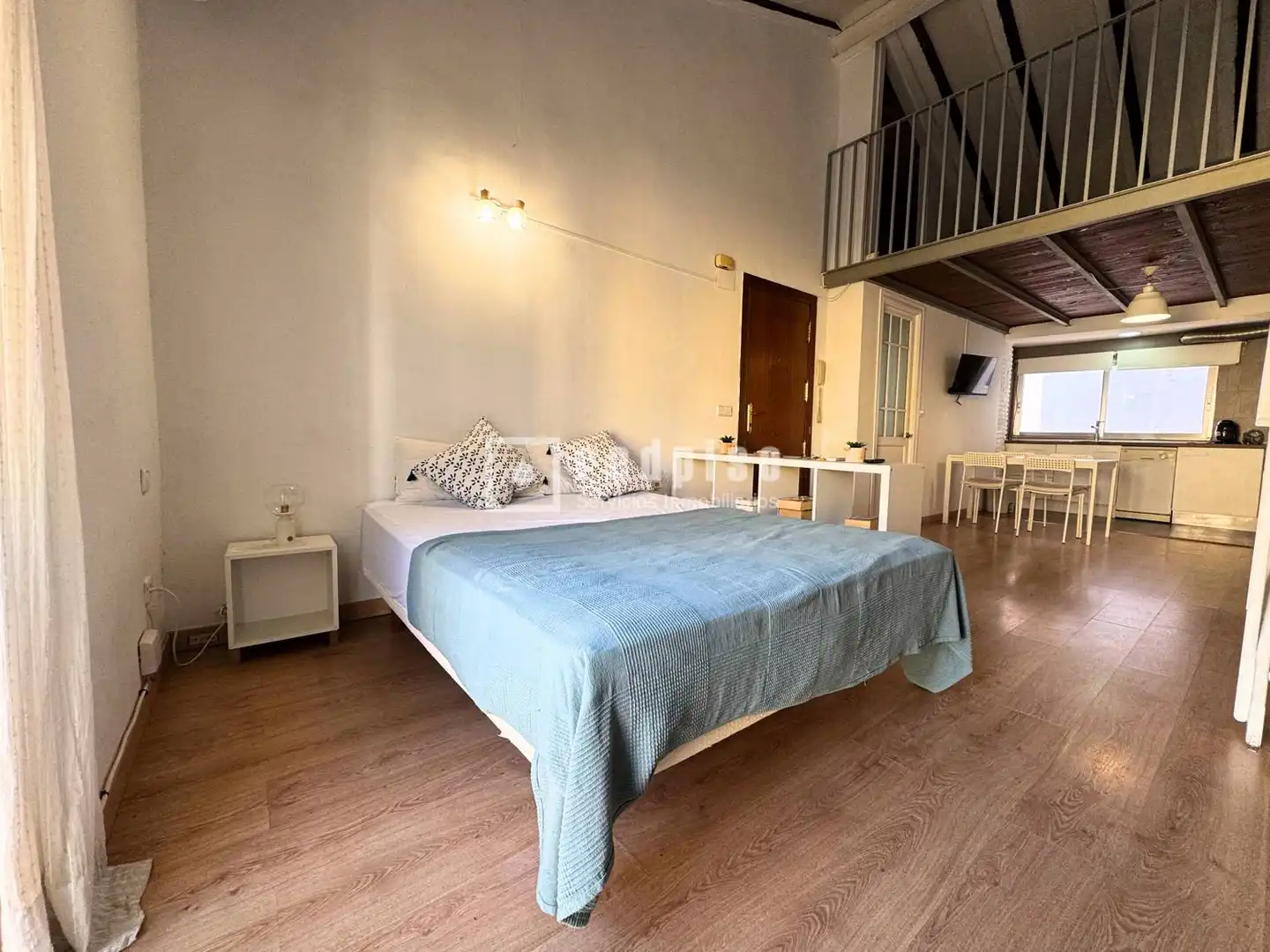 Habitación de Loft de alquiler en Valencia con Aire acondicionado, Terraza y Amueblado
