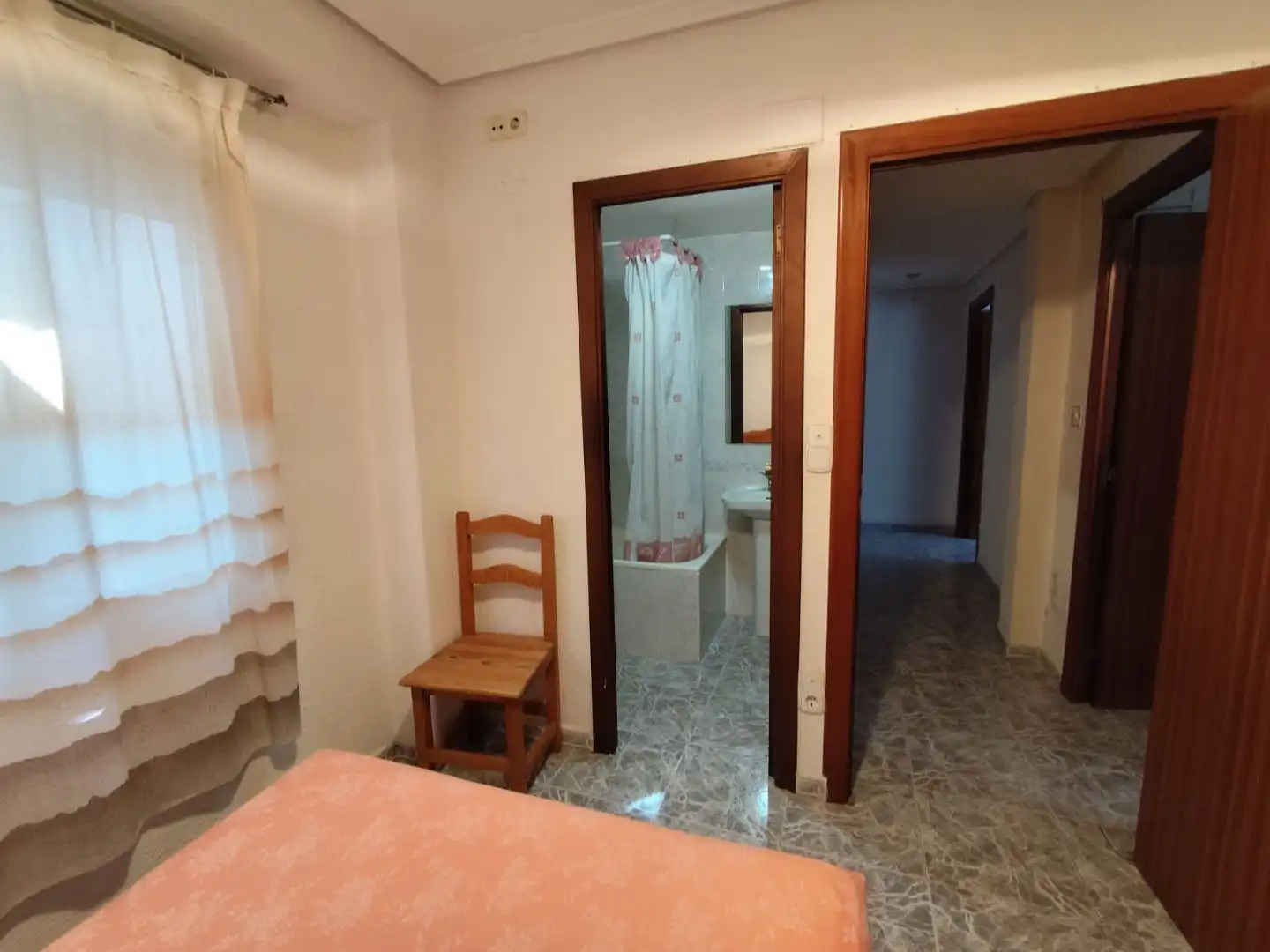 Schlafzimmer von Wohnung zur Miete in  Zaragoza Capital mit Balkon