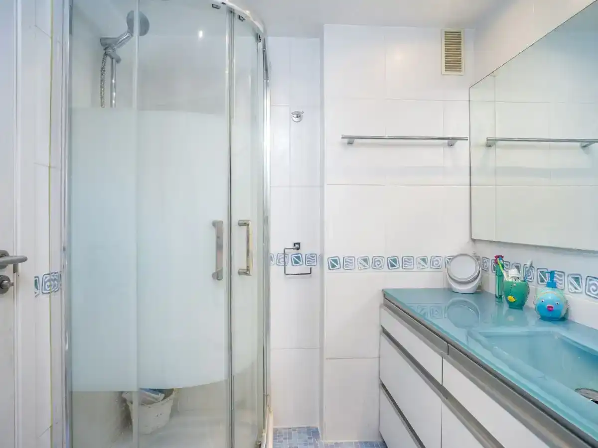 Bany de Apartament en venda en Marbella amb Aire condicionat i Piscina