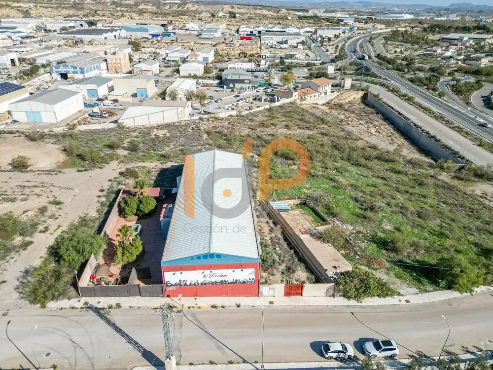 Vista exterior de Nau industrial en venda en Fines