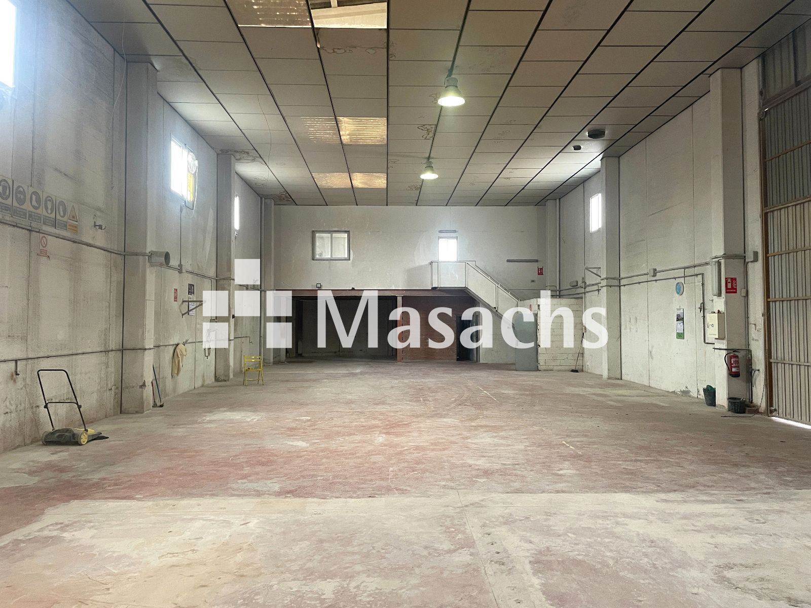 Fabrikhallen zur Miete in Viladecavalls