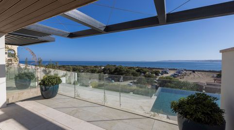 Descubre el paraíso en la Costa del Sol! Exclusivo Apartamento en venta, ubicado en una lujosa urbanización en primera línea de pl