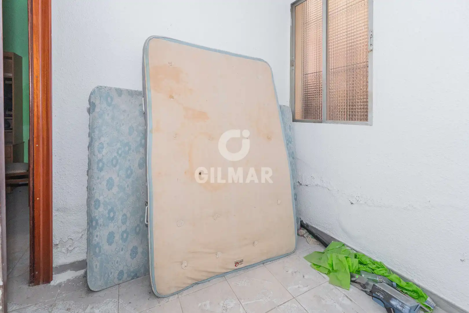 Habitación de Planta baja en venta en Madrid con Calefacción
