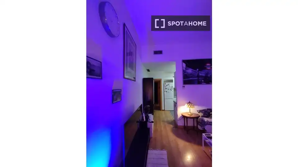 Sala d'estar de Pis per a compartir en L'Hospitalet de Llobregat amb Aire condicionat, Calefacció i Moblat