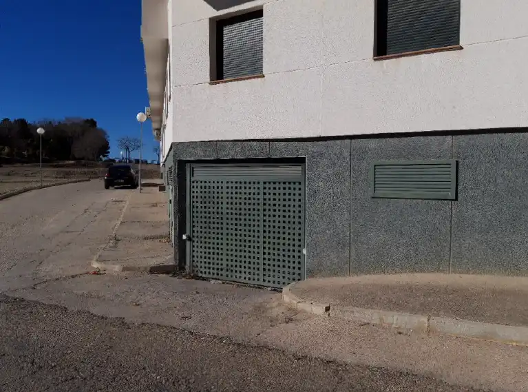 Außenansicht von Garage zum Verkauf in Huerta de Valdecarábanos