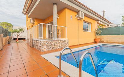 Vista exterior de Casa o xalet en venda en Vilafant amb Aire condicionat i Terrassa